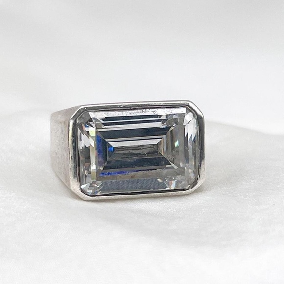 Vintage sterling silver cubic zirconia quartz statement ring - Picture 3 of 10